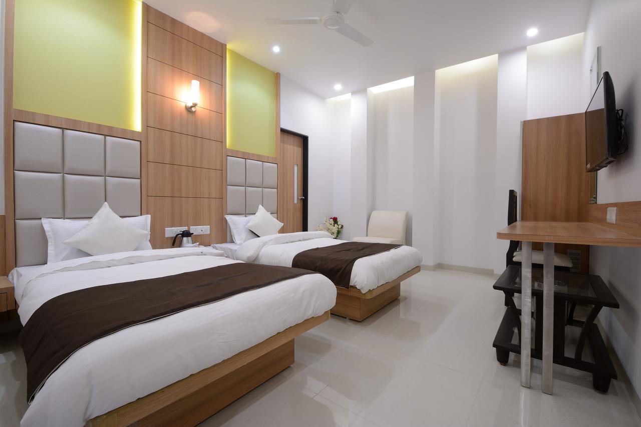 One Up Hotel