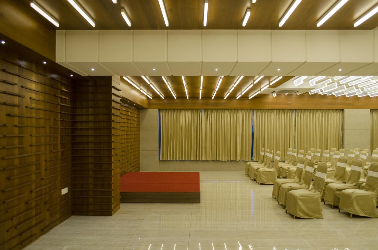 Hotel Grand Elegance