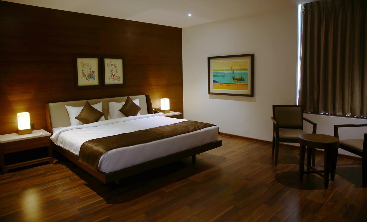 Five Petals & Banquets 3* Ahmedabad