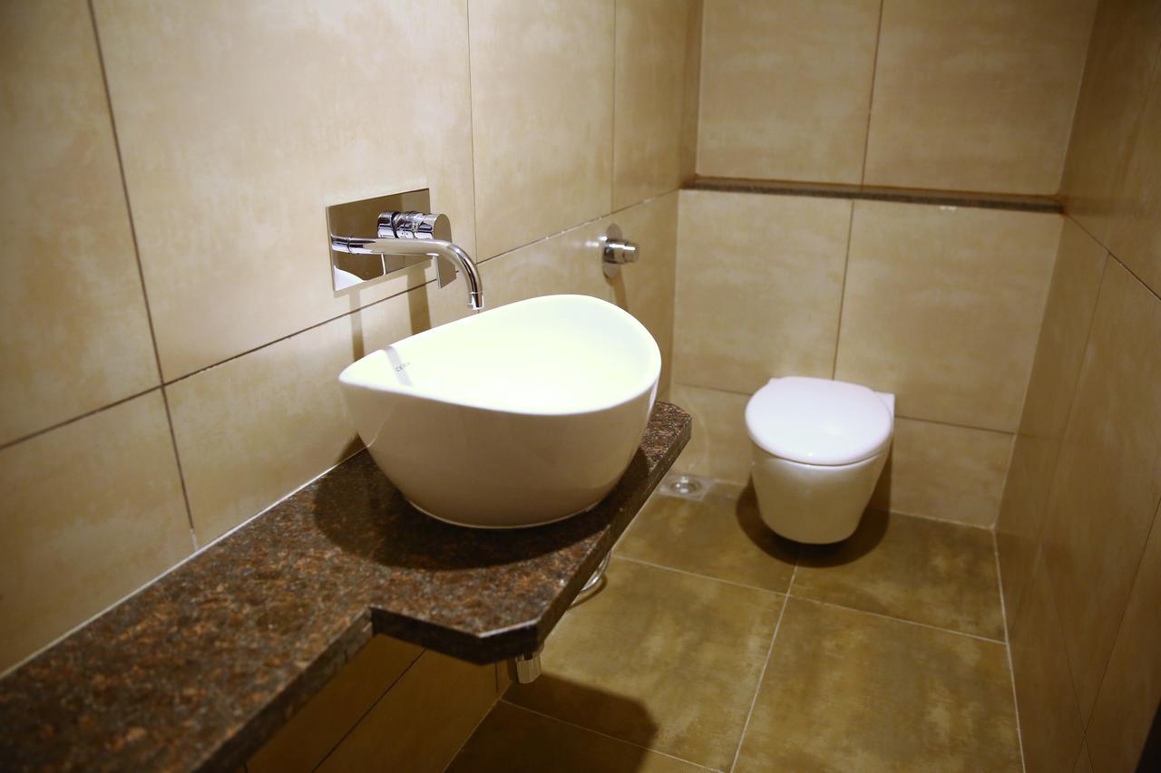 Five Petals & Banquets Hotel 3*