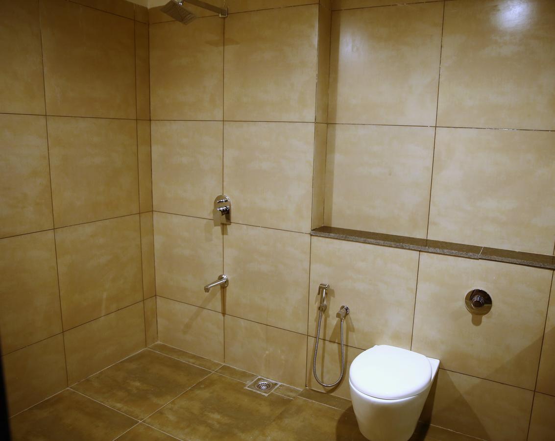 Five Petals & Banquets Hotel 3*
