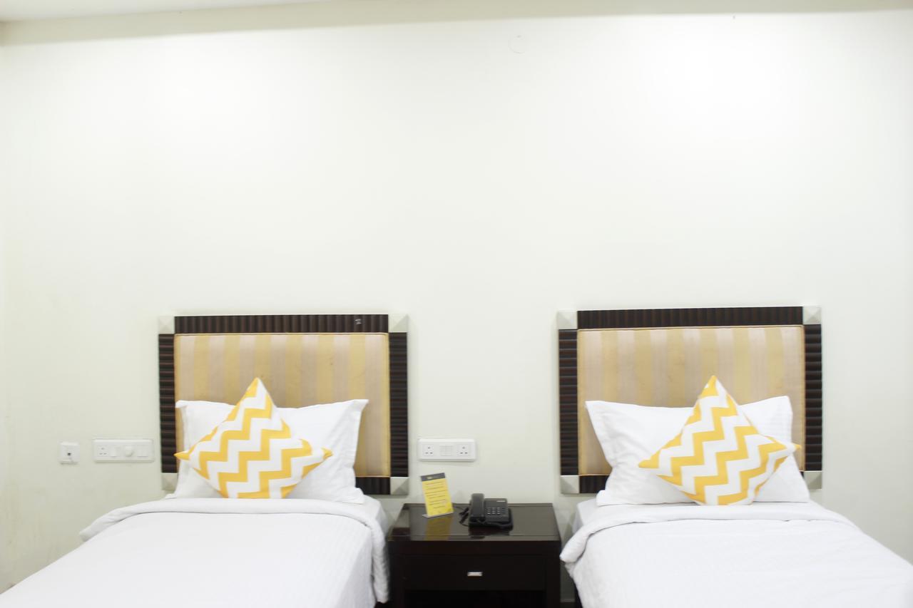 Fabhotel Rock Regency 3*