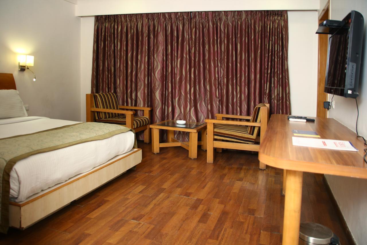 Fabhotel Rock Regency 3*