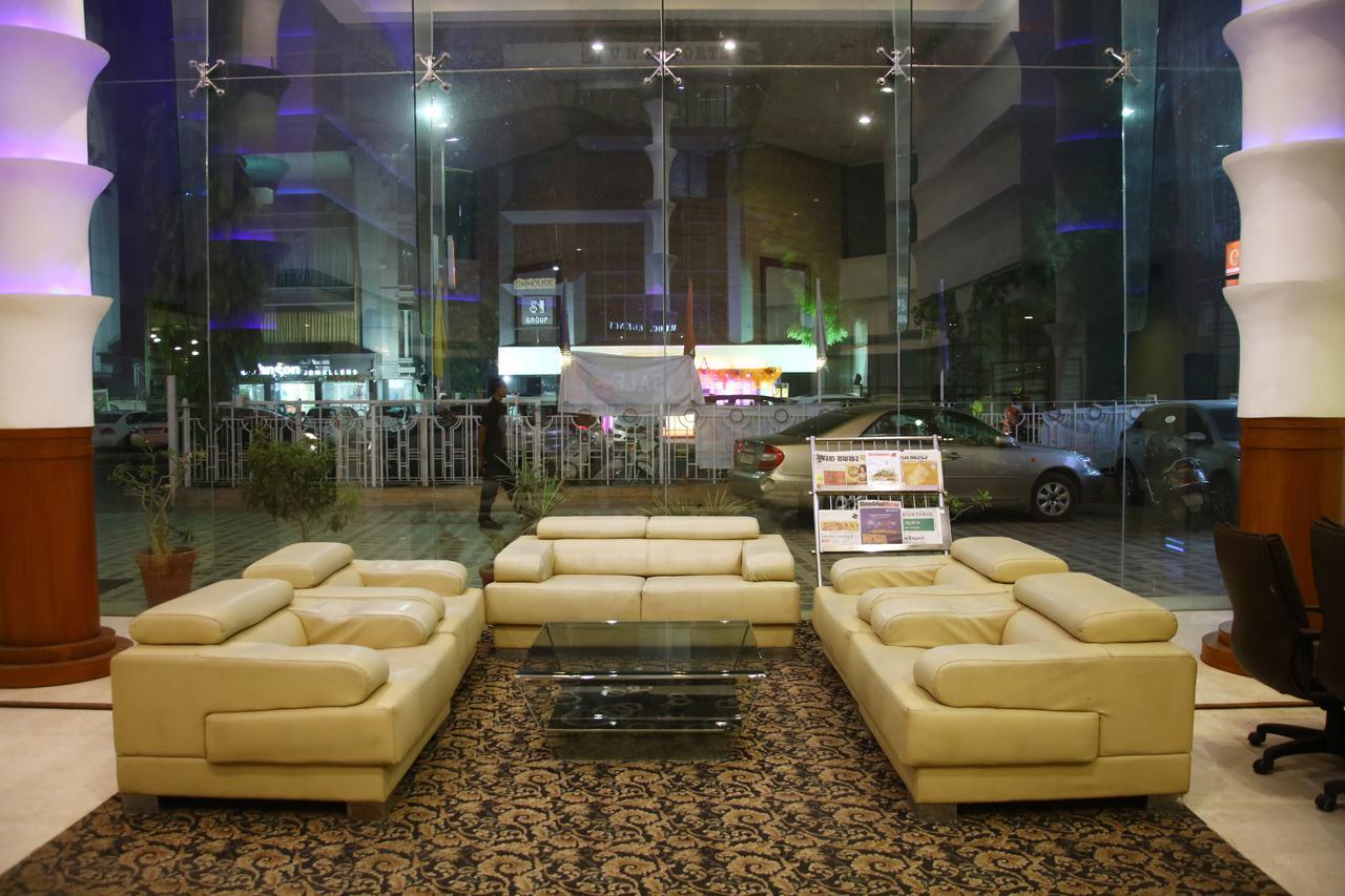 Fabhotel Rock Regency Ahmedabad