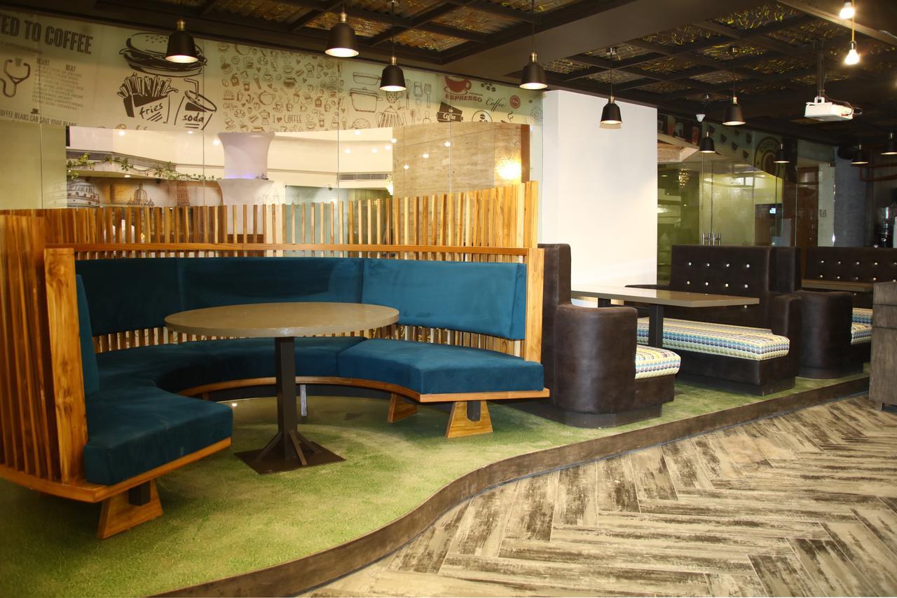 Hotel Fabhotel Rock Regency Ahmedabad