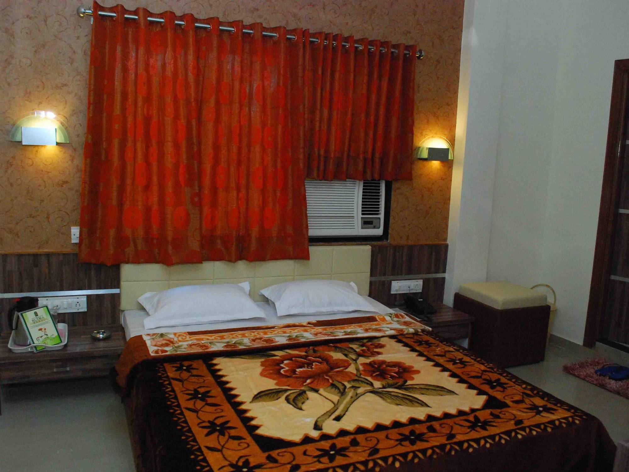 Hotel Oyo Flagship 19003 Rudra Mahal 3*