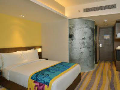 Hotel Holiday Express Ashram Road Ahmedabad