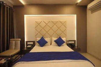 Hotel Zo Ashram Road Paldi Ahmedabad
