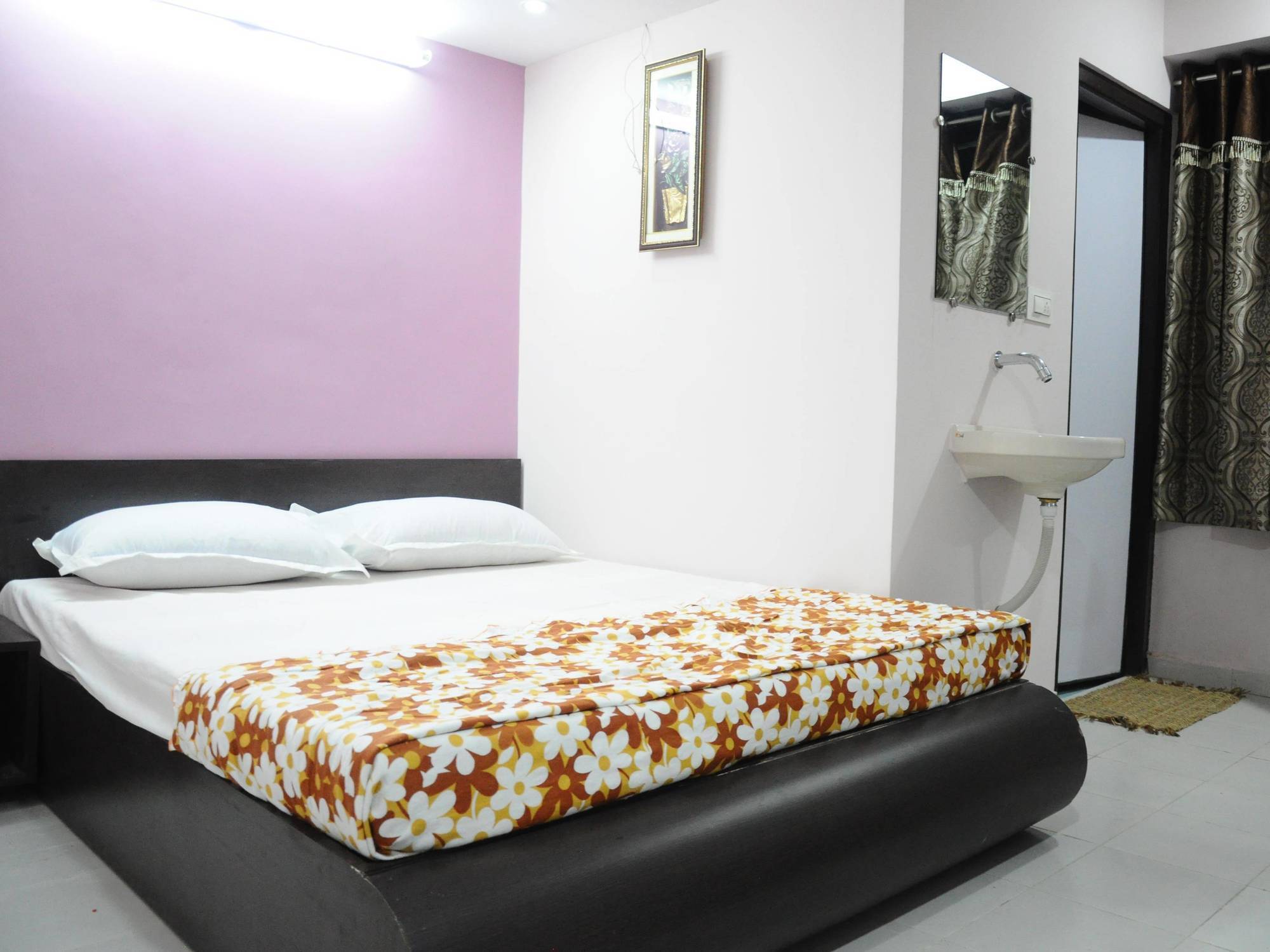 Avn Hotel