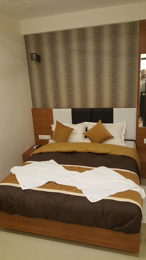 Supreme Hotel Ahmedabad