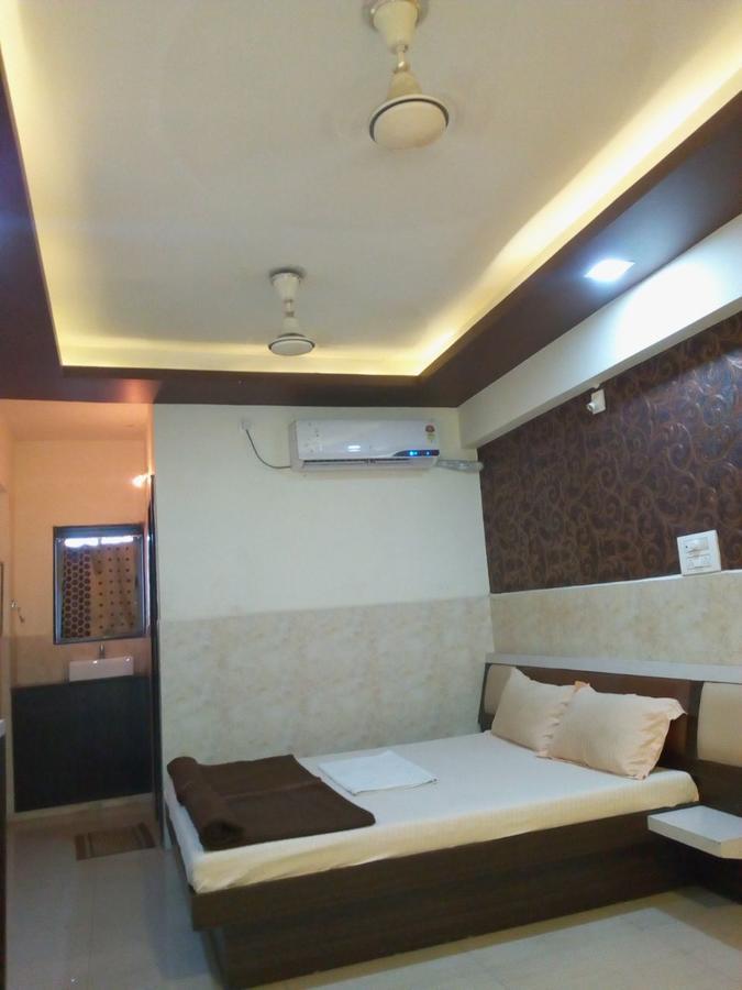 Gokul Hotel 2*