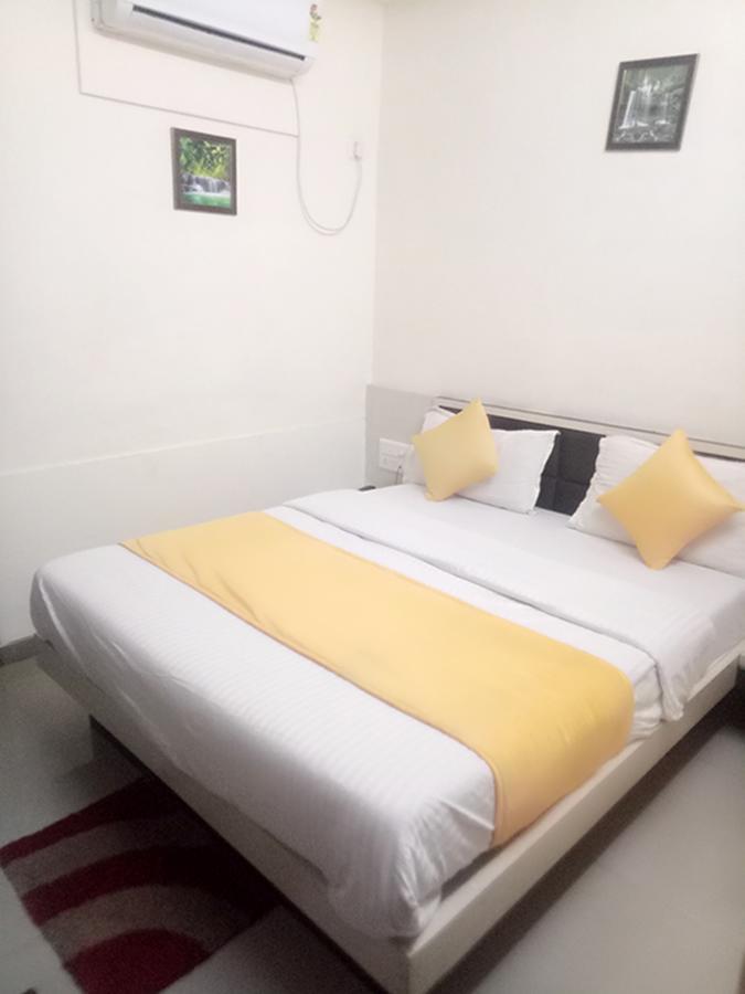 Gopi Palace Hotel Ahmedabad