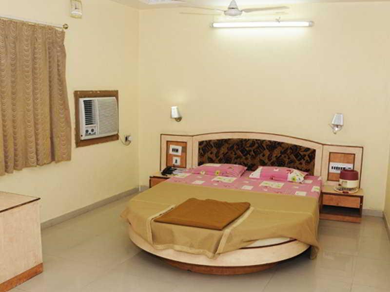 Hotel Neelkanth Paldi Ahmedabad