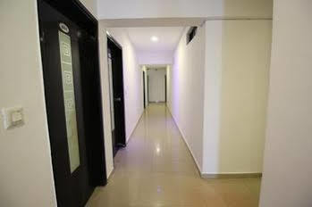 Oyo Swastik Char Rasta Cg Road 3* Ahmedabad