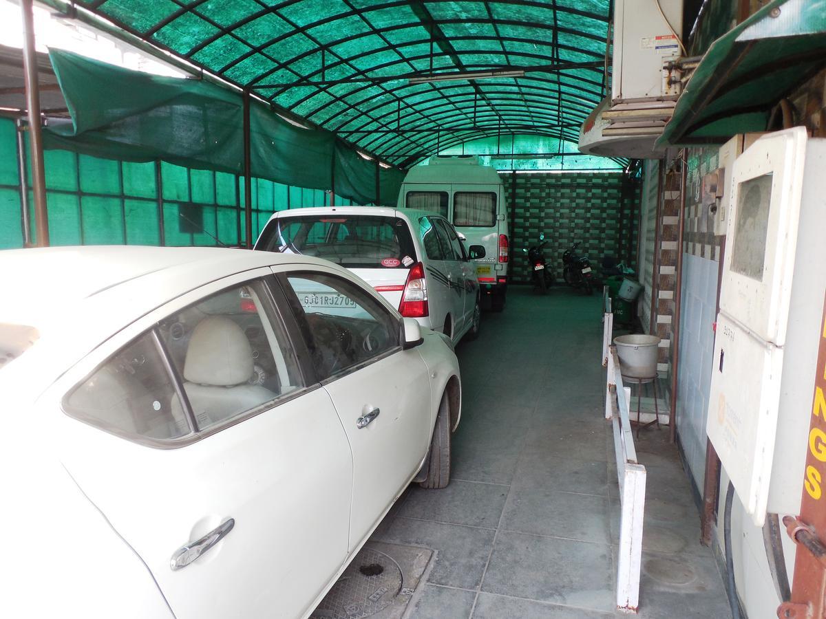 Silver Springs * Ahmedabad