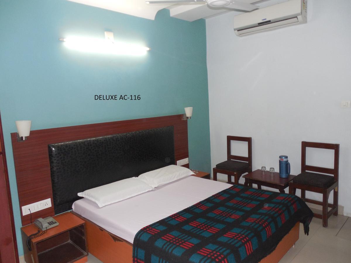 Silver Springs * Ahmedabad