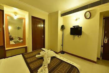 Hotel Epsilon 3*