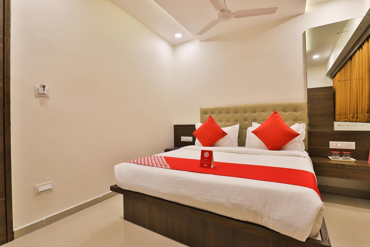 Hotel Oyo 11922 Sunstar 3*
