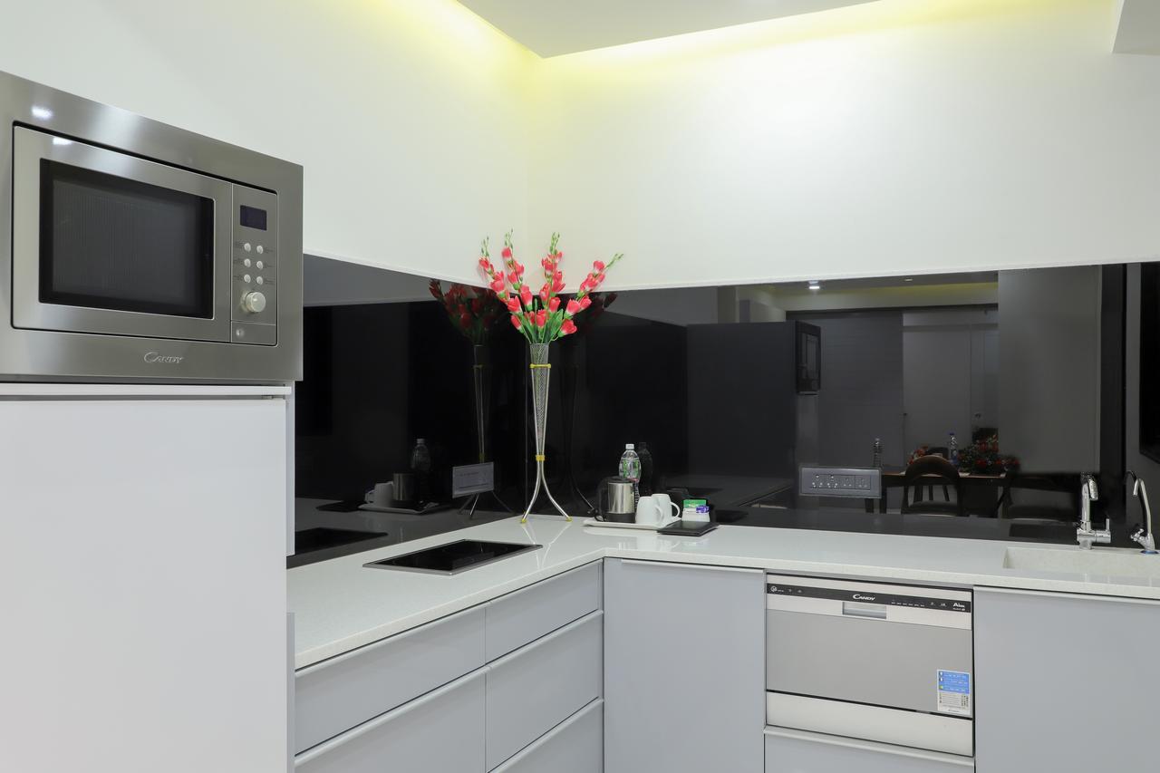 Hotel Ebony Residency