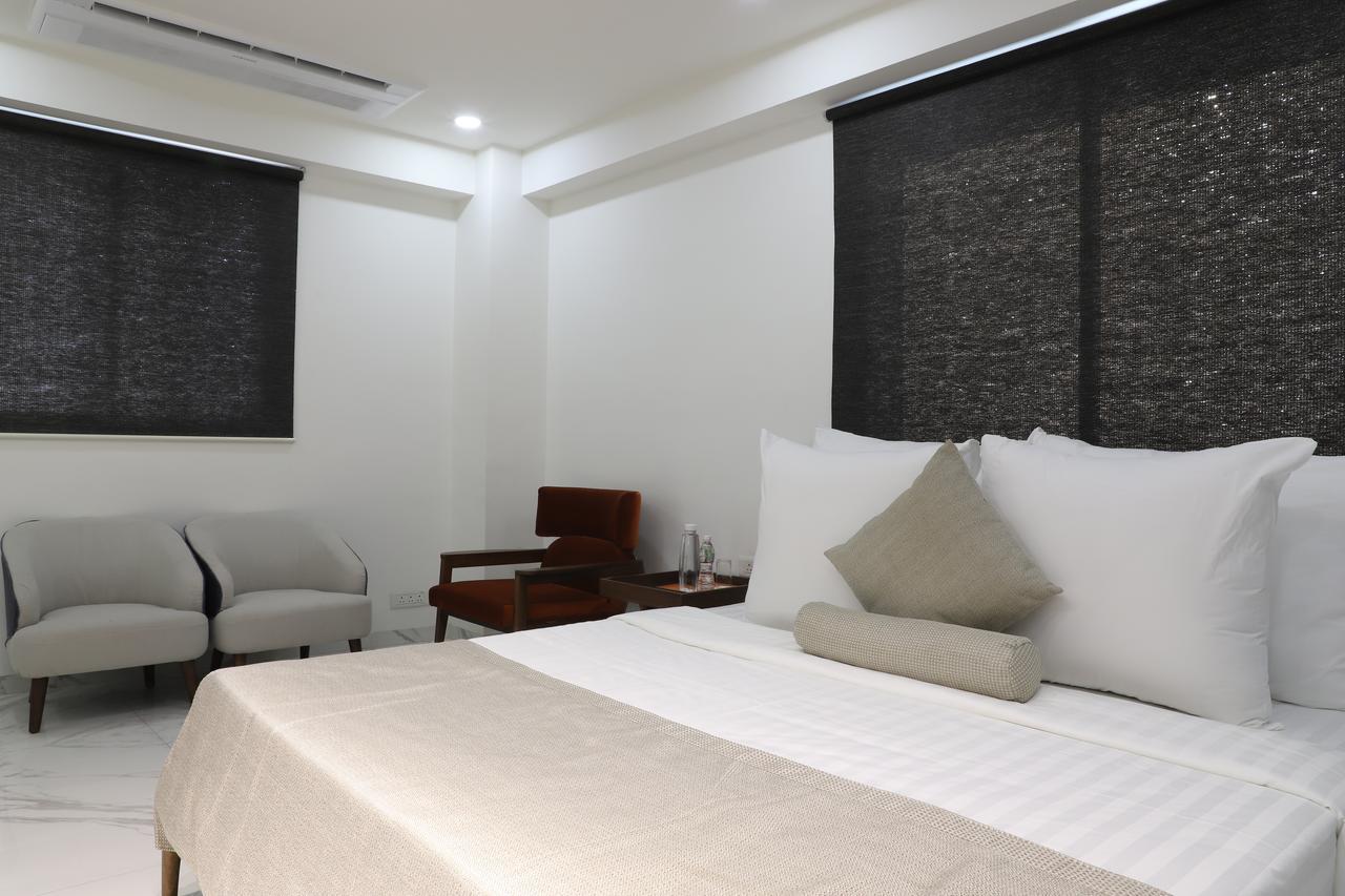 Ebony Residency 4*