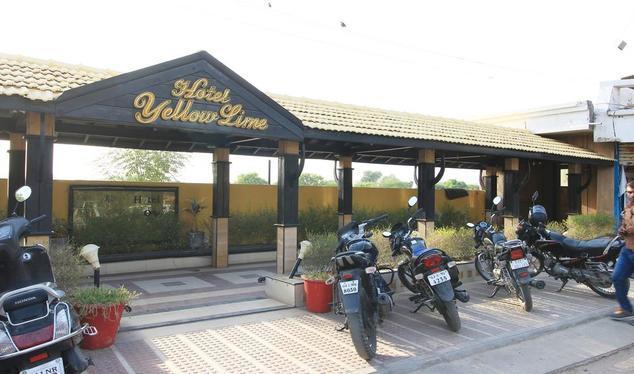 Hotel Yellow Lime