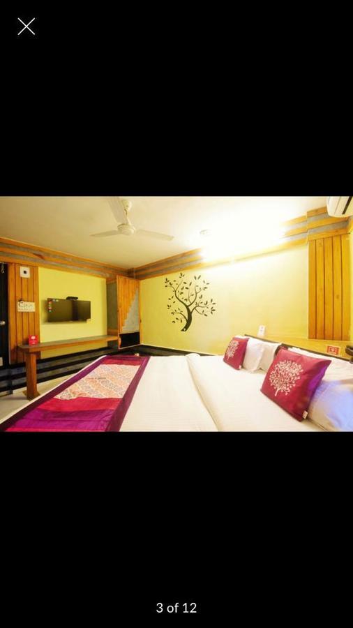Yellow Lime Hotel *