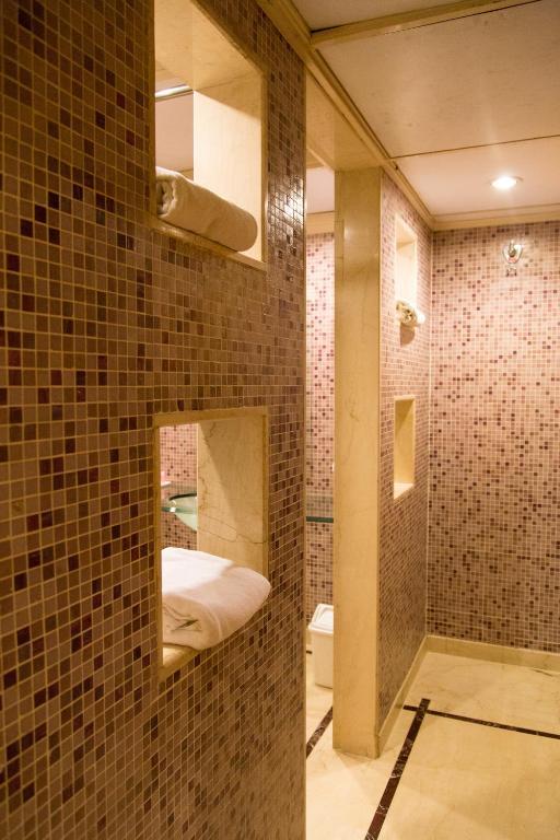 Sarovar Portico Kalupur Hotel