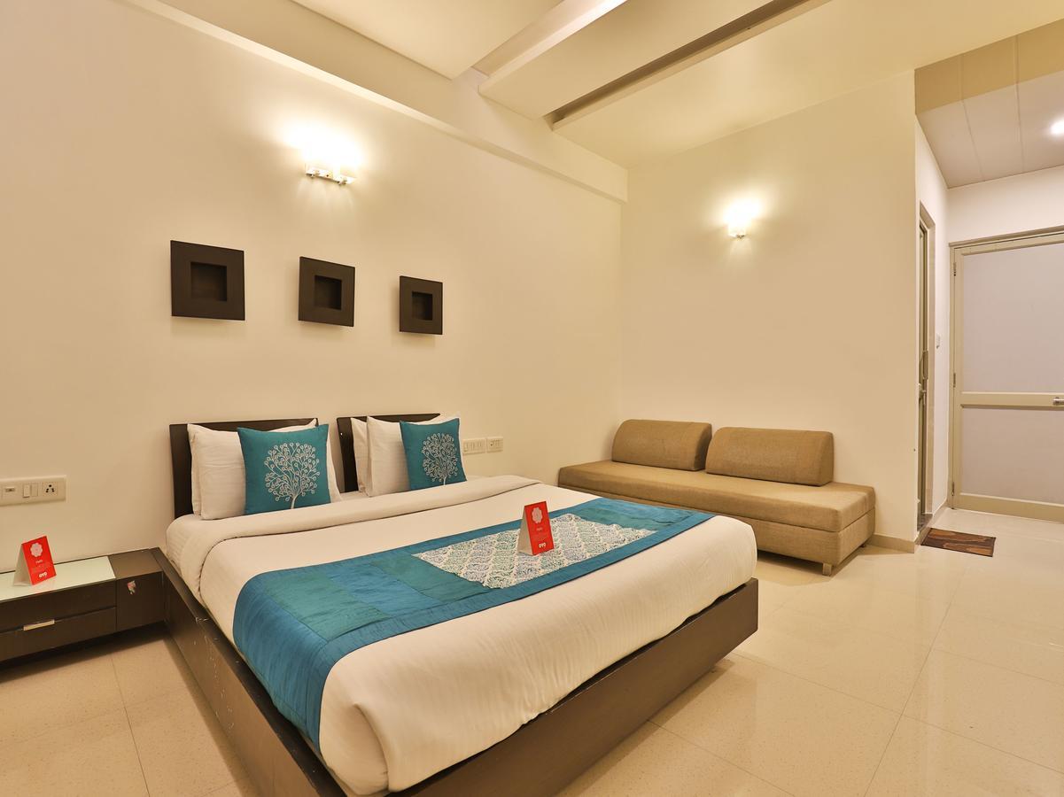 Oyo 5054 Sun-n-step Club Ahmedabad