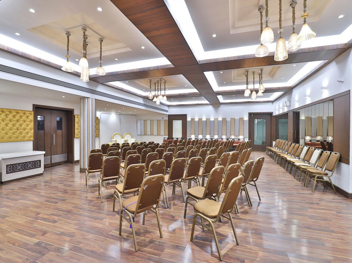 Hotel Oyo 5054 Sun-n-step Club