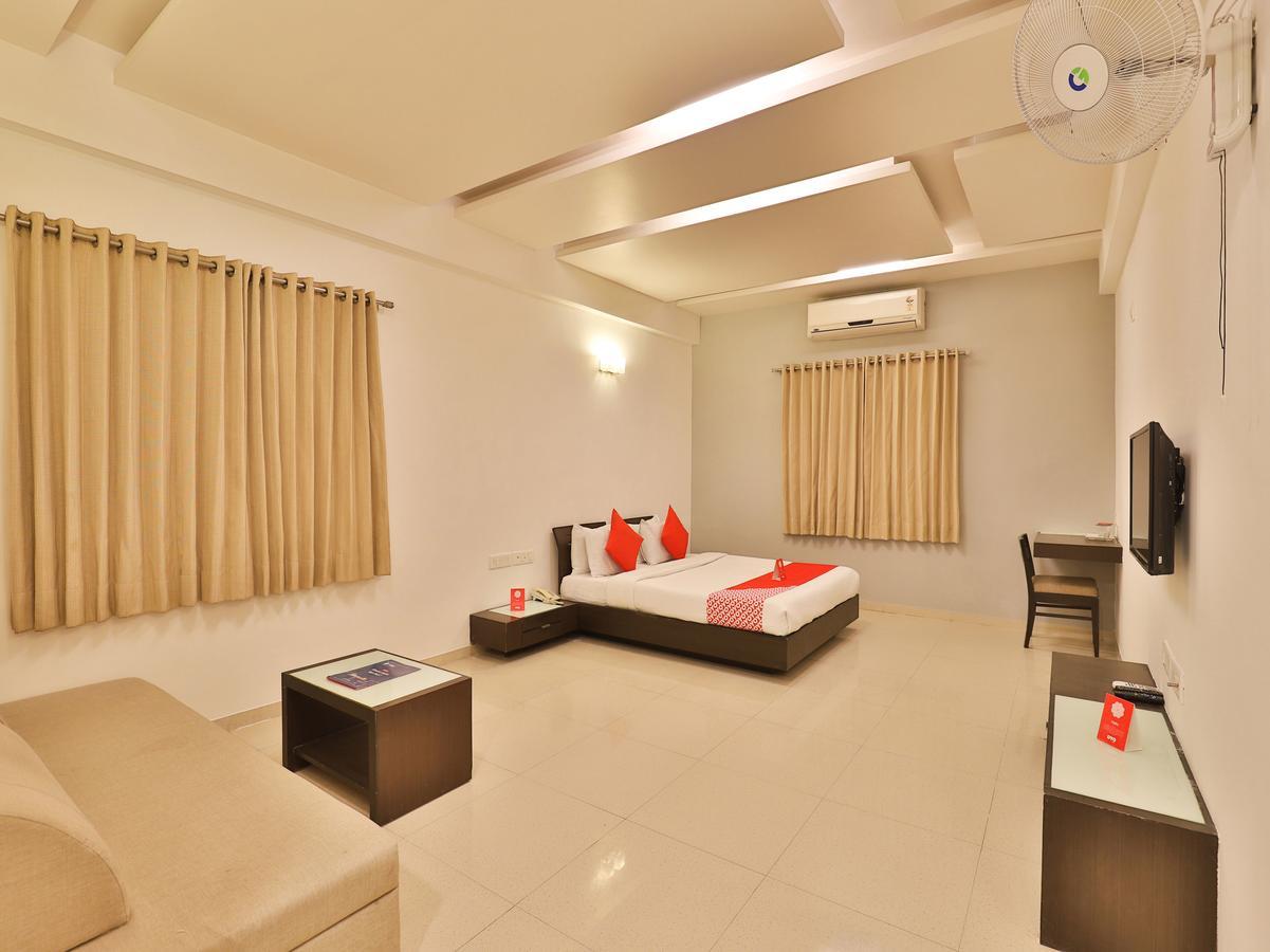 Oyo 5054 Sun-n-step Club Hotel Ahmedabad