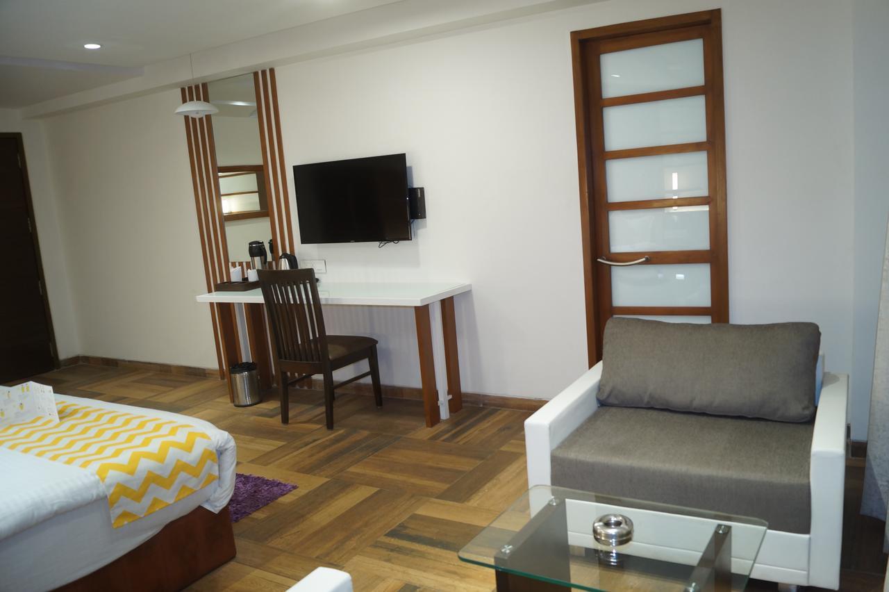 Hotel O Ellis