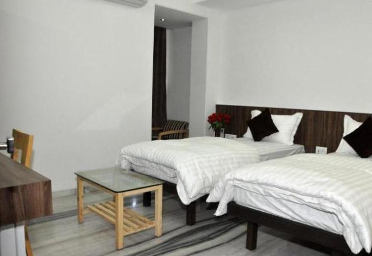 Grand Ambience Hotel 3*