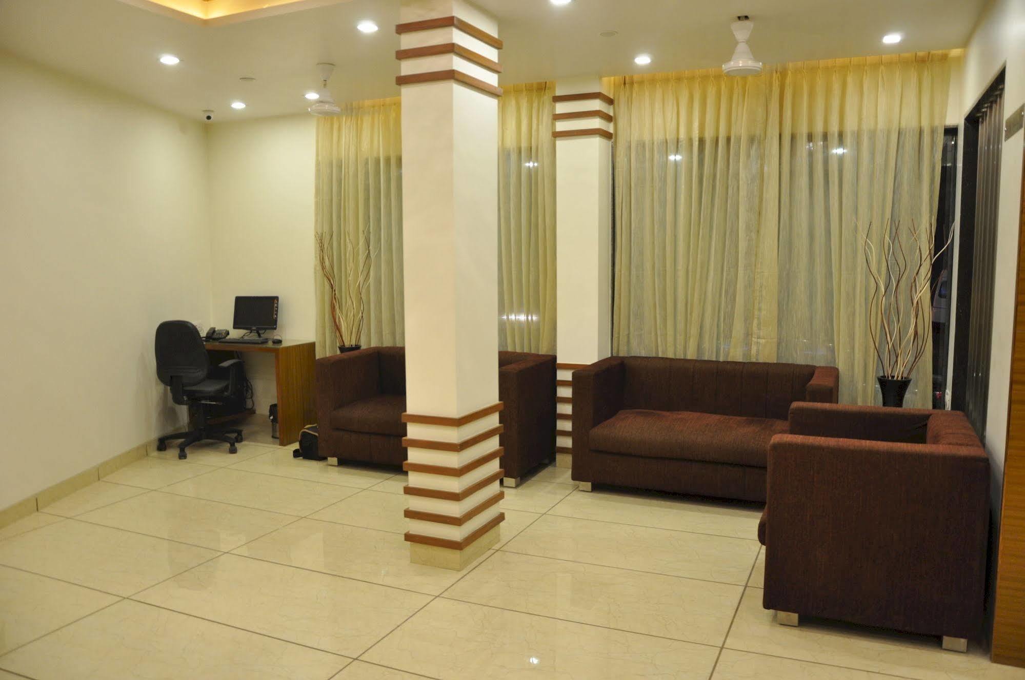 Ashish Hotel 3*