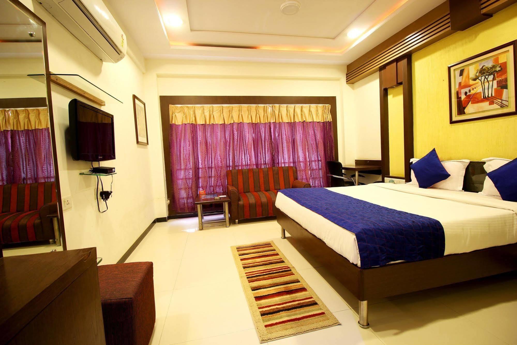Hotel Marshall The Grand Ahmedabad