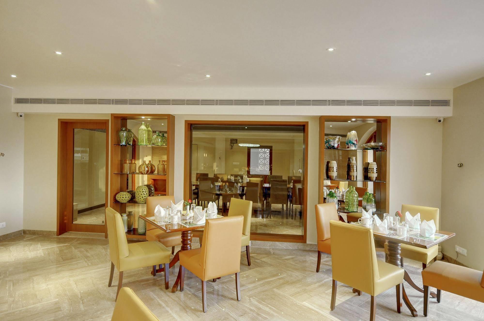 Hotel Lemon Tree Premier “the Atrium” 4*