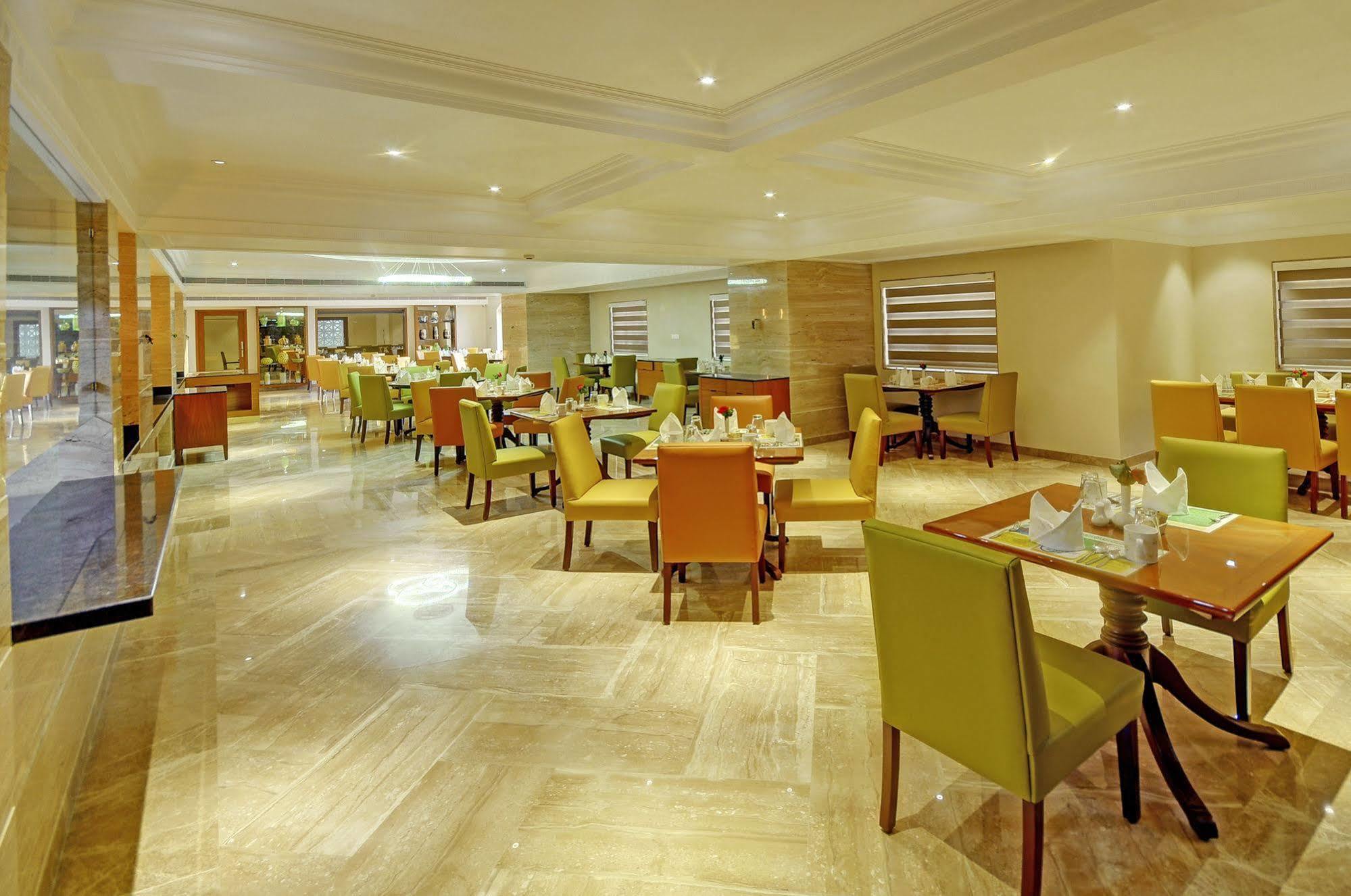 Lemon Tree Premier “the Atrium” 4* Ahmedabad