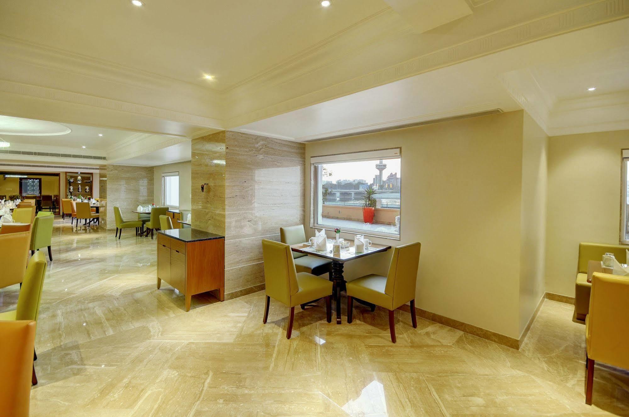 Lemon Tree Premier “the Atrium” Hotel