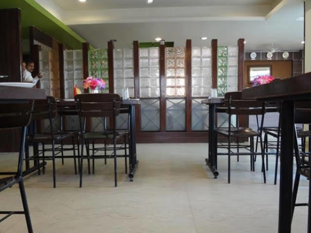 Hotel Airport Residency 2*