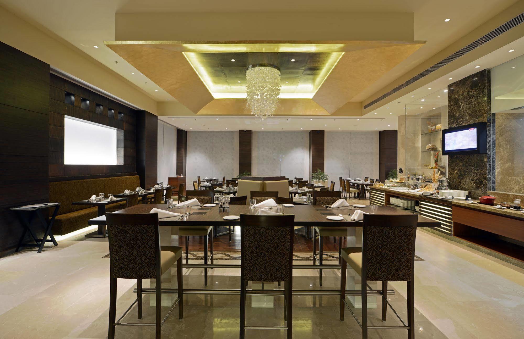 Hotel Radisson Blu Ahmedabad