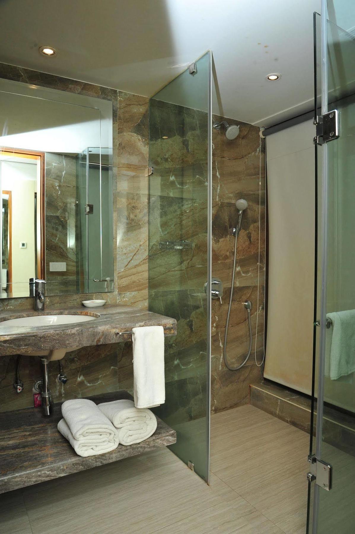 Hotel The Grand Bhagwati Ahmedabad