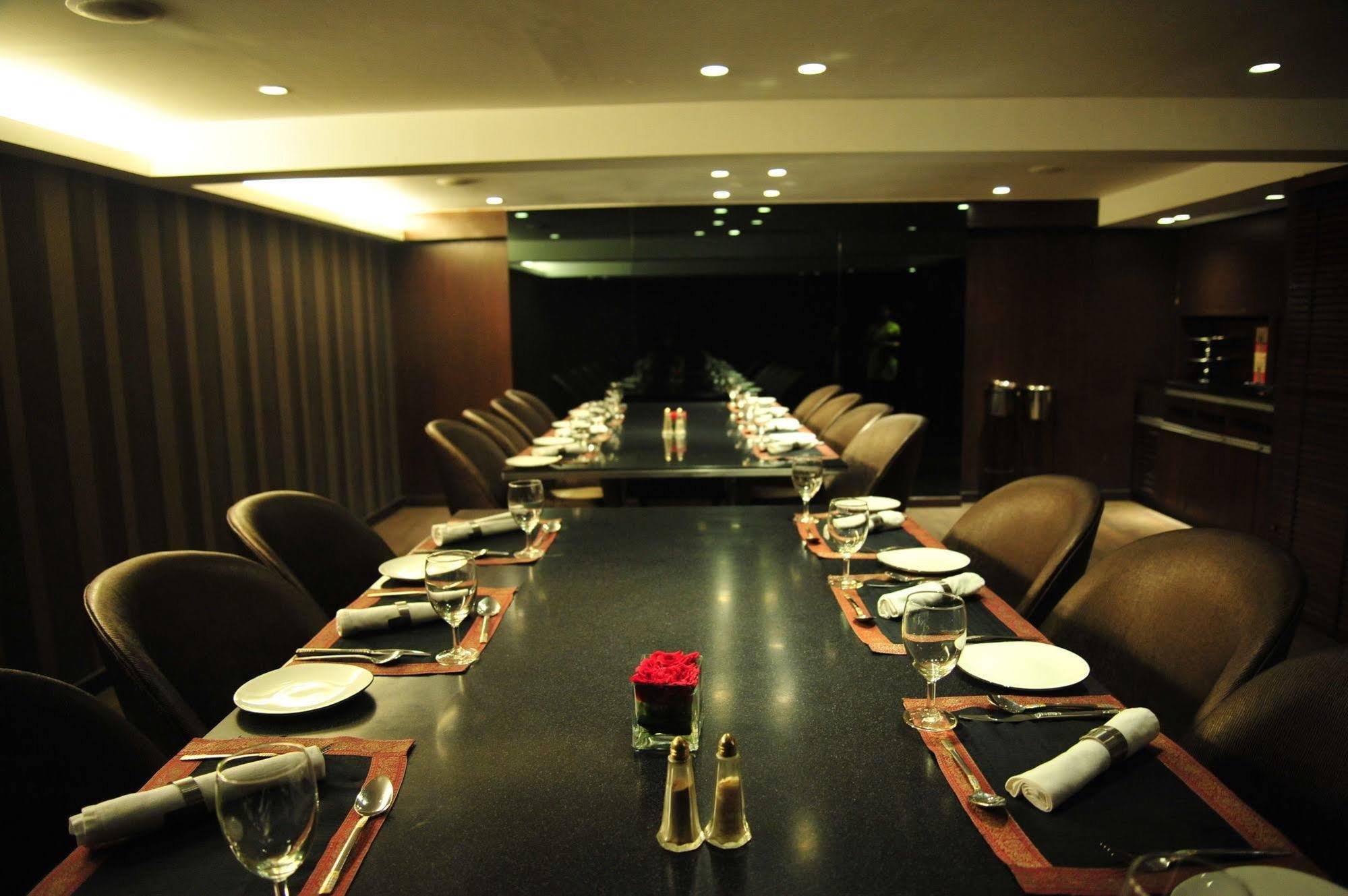 Hotel The Grand Bhagwati