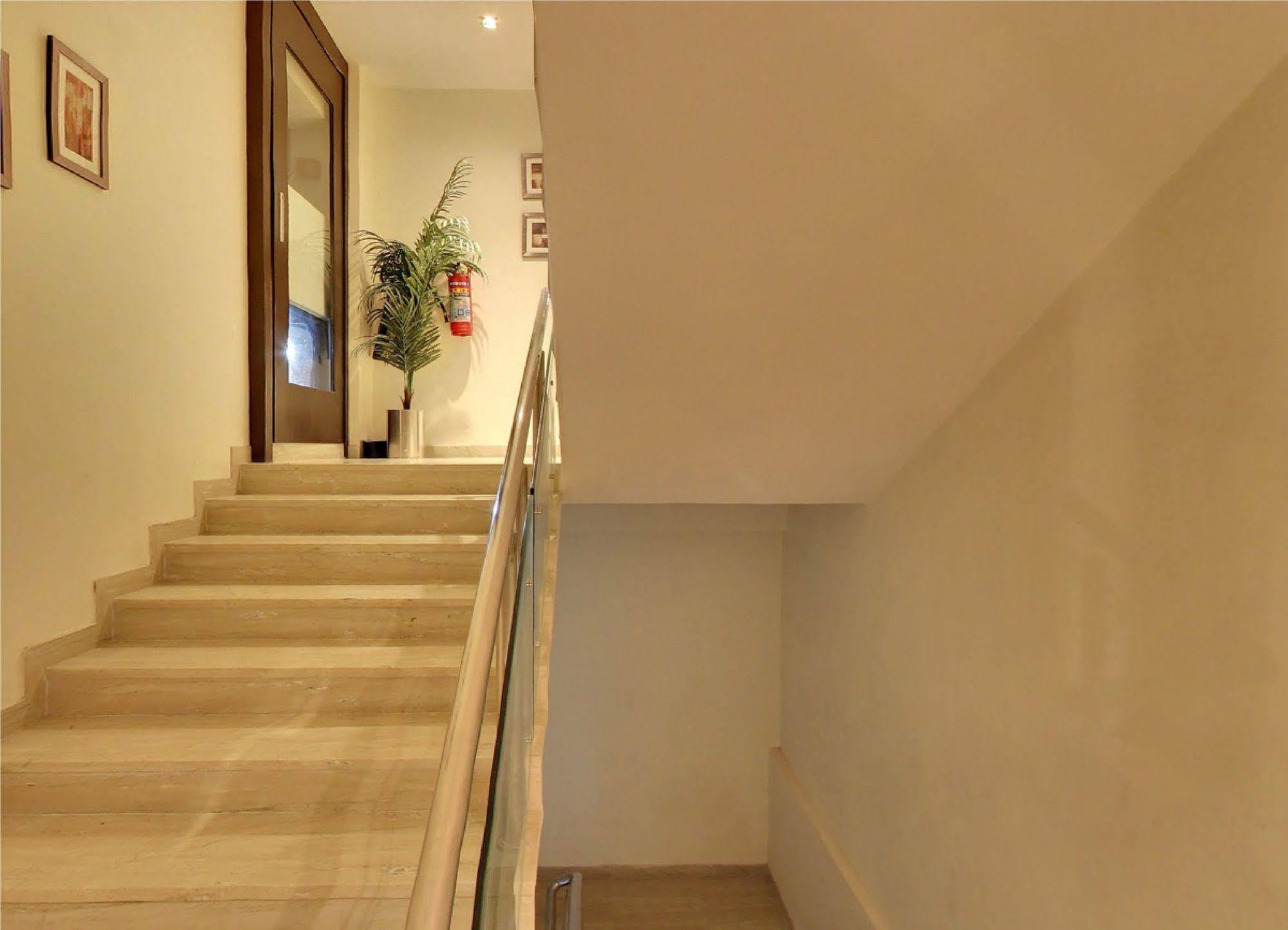 Oyo 1545 Shivani International Hotel Ahmedabad