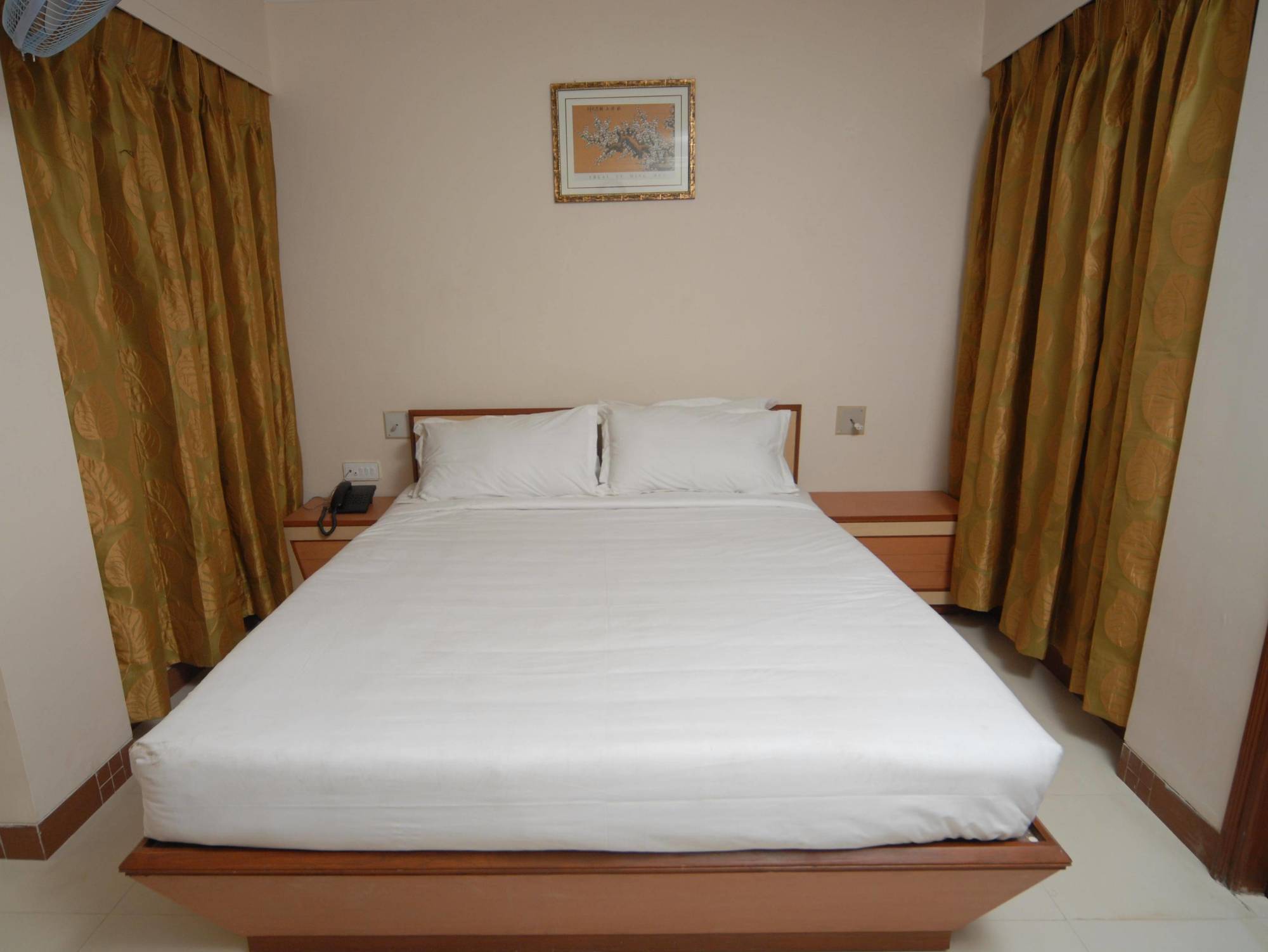 Hotel Epsilon 3*