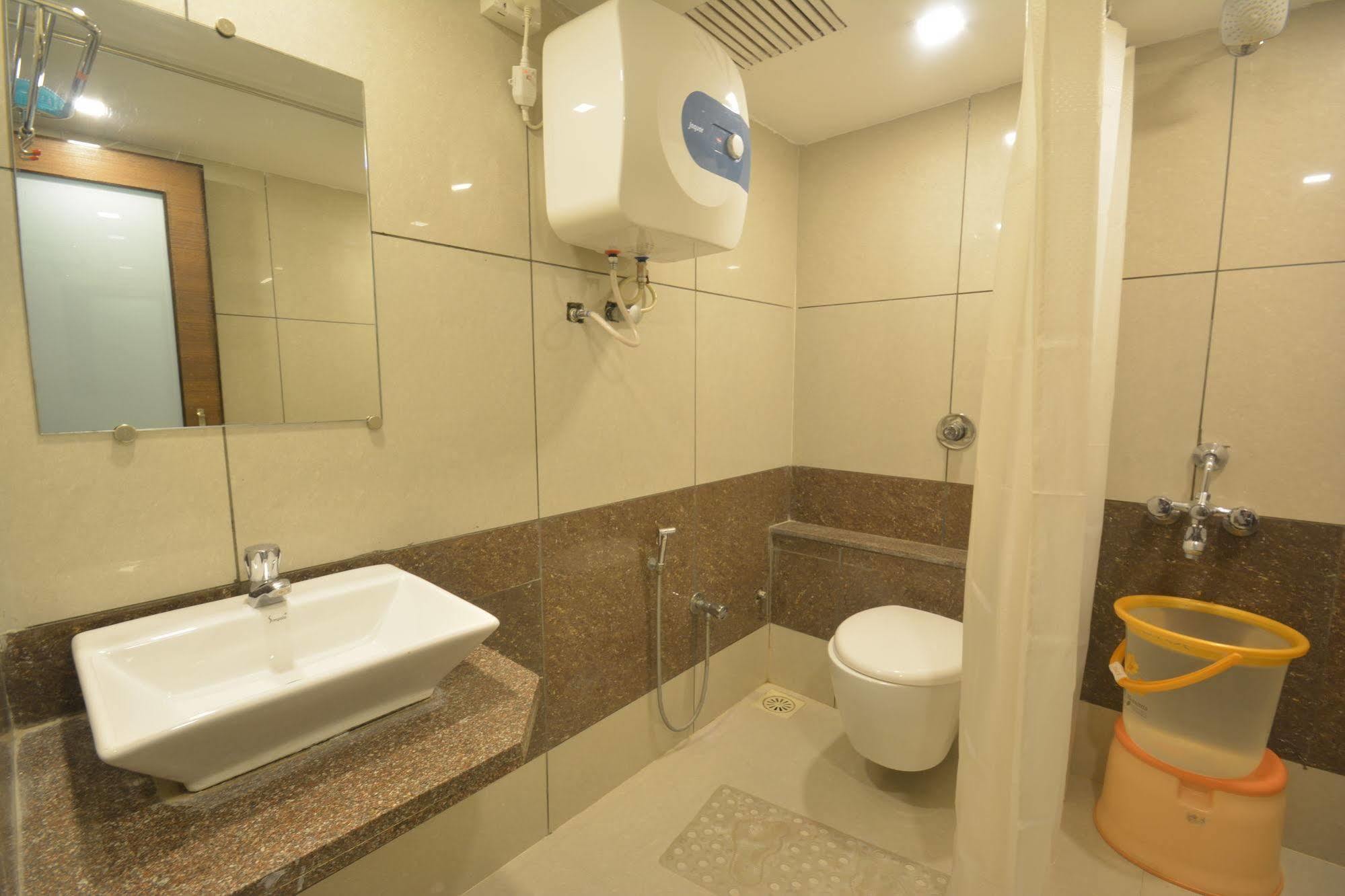 Salute Hotel 2*