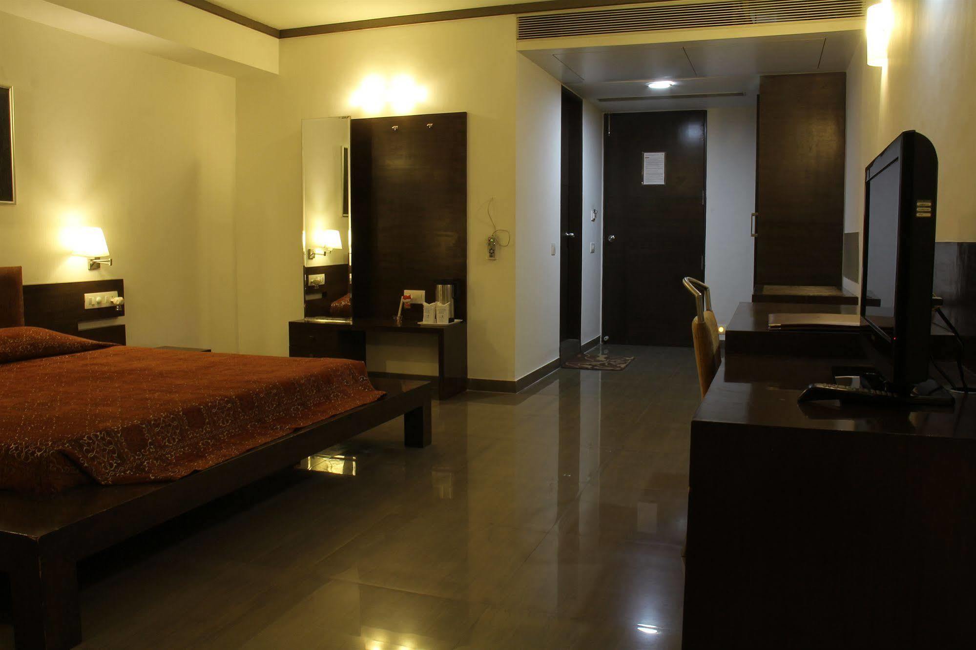 Platinum Hotel 3*