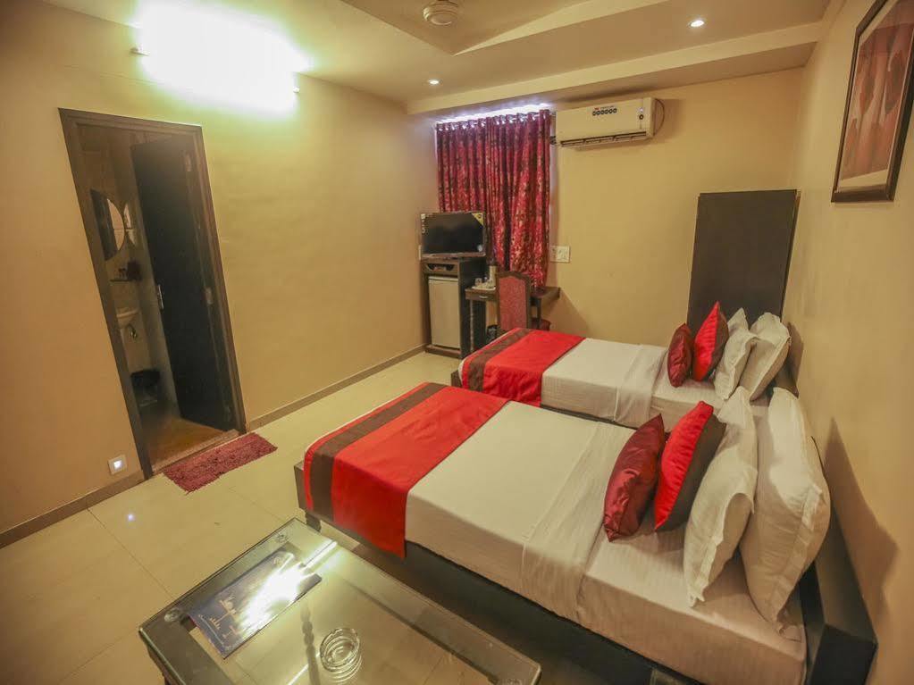 Shahi Palace Hotel Ahmedabad