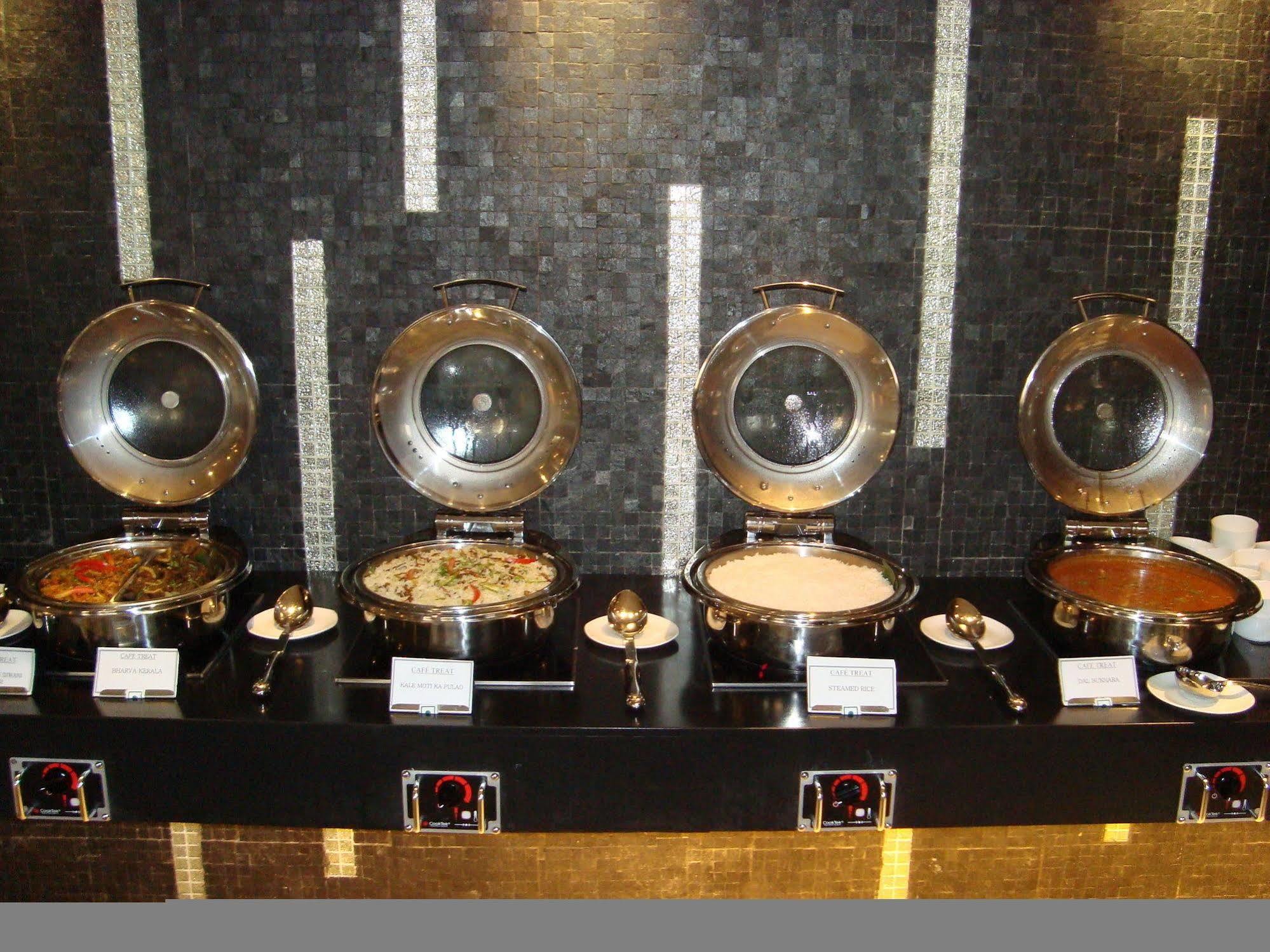 Pride Plaza Hotel, Hotel Ahmedabad