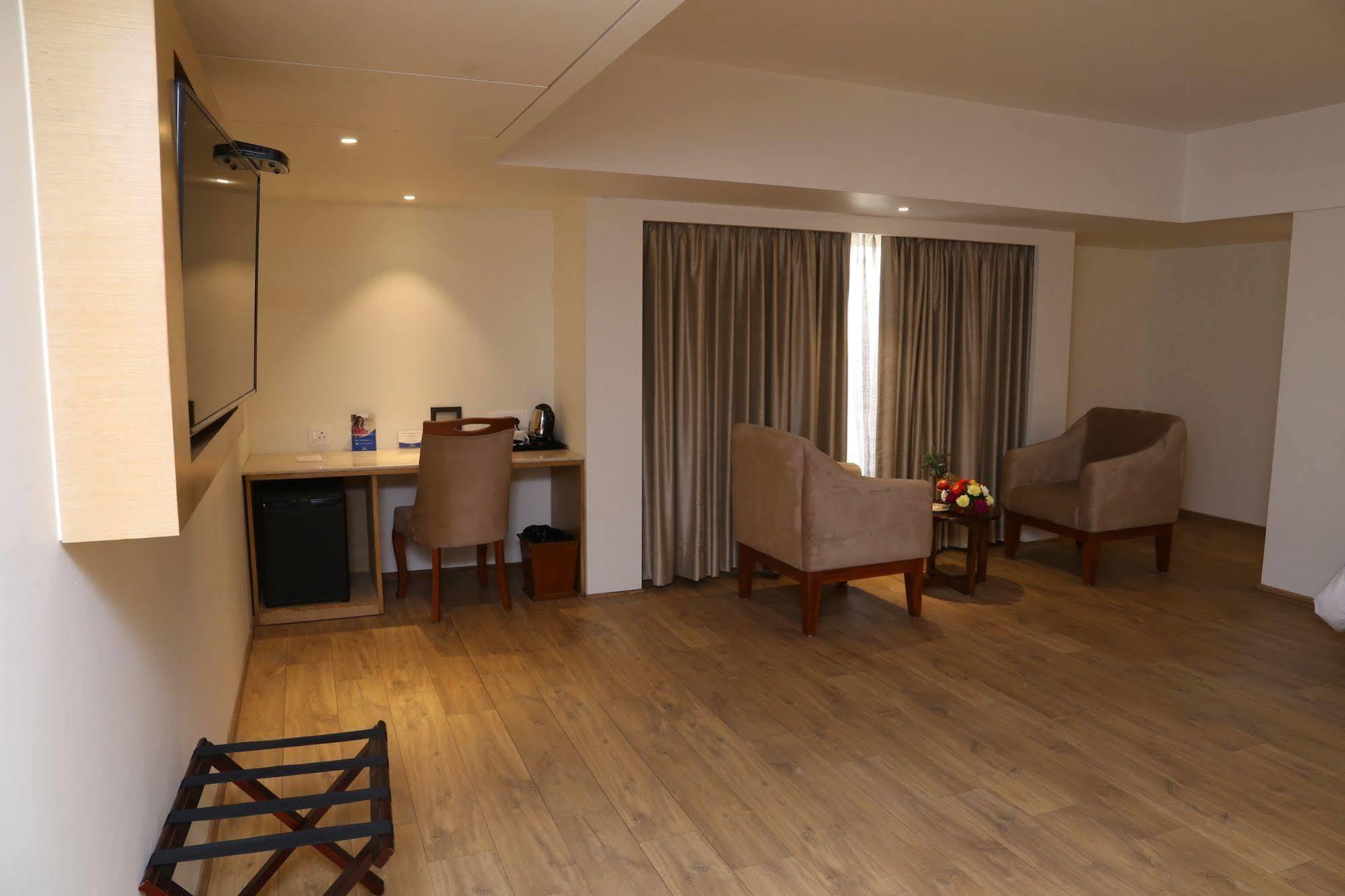 Sarovar Portico Rivera Hotel