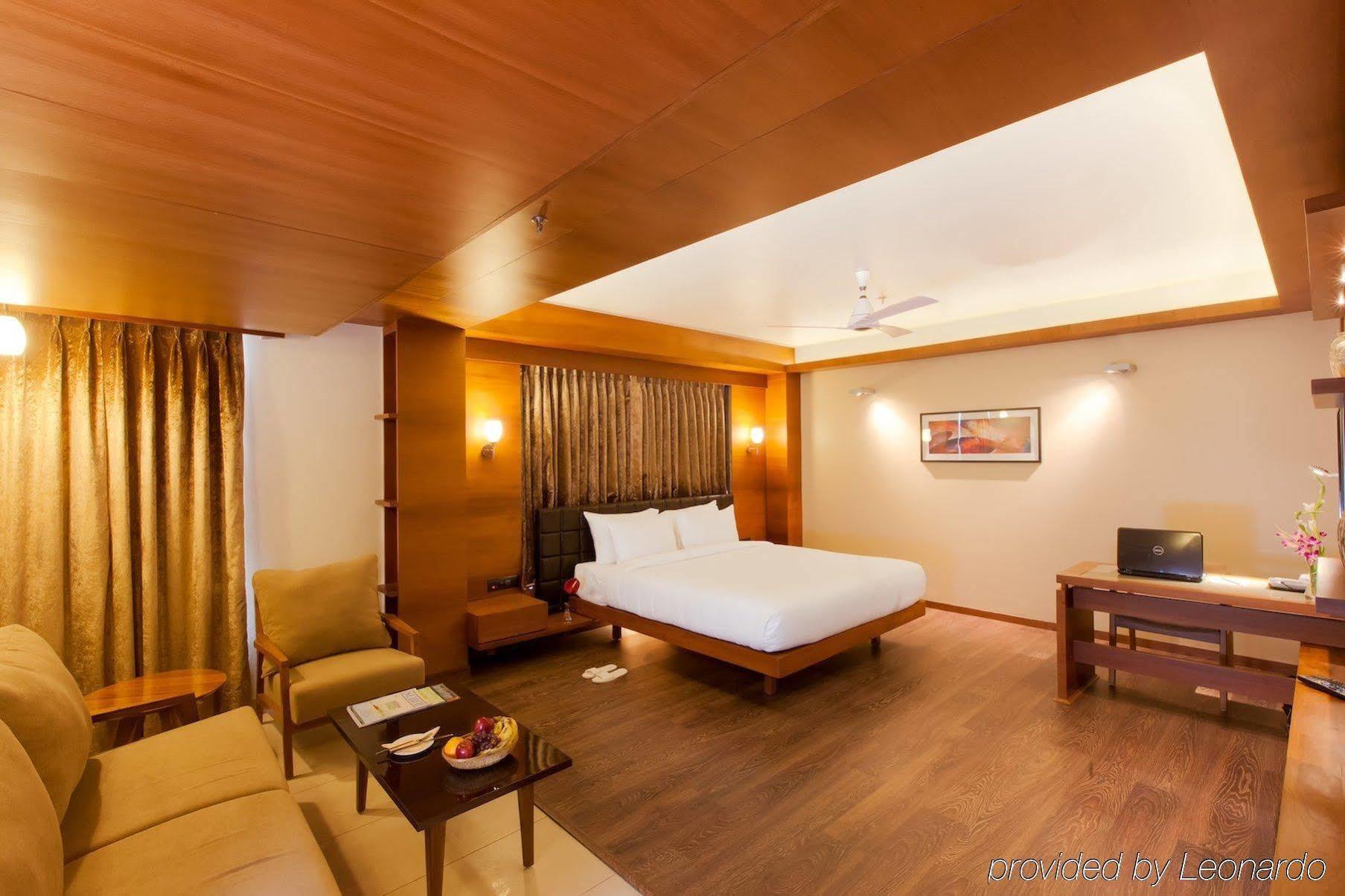 Cosmopolitan Hotel 3*