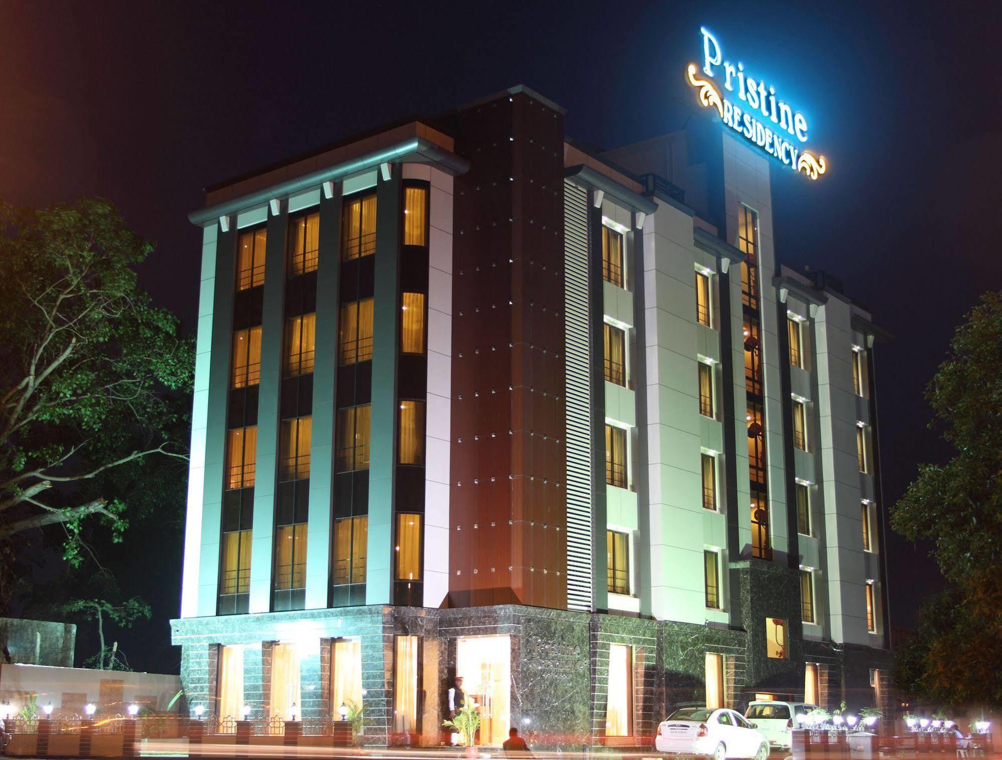 Pristine Residency Hotel 3*